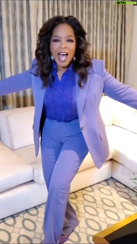Stella McCartney Instagram - IN STELLA: My queen @Oprah in my iconic Stella Savile Row tailoring suit… boom 💥 x Stella #Oprah wears a two-piece #StellaAutum23 suit, crafted from responsibly sourced wool flannel. Discover our signature Savile Row tailoring in-store and at stellamccartney.com. #StellaMcCartney #InStella