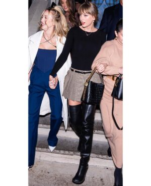 Stella McCartney Instagram - HORSE POWER: The strength and joy of female friendships, embodied by my forever muse @TaylorSwift and her gang… x Stella

#TaylorSwift wears our #vegan Ryder equestrian boots and #Frayme bag, both crafted from plant-based alternatives to leather.

Tap to shop #StellaWinter23 and at link in bio.
 
#StellaMcCartney #InStella #crueltyfree