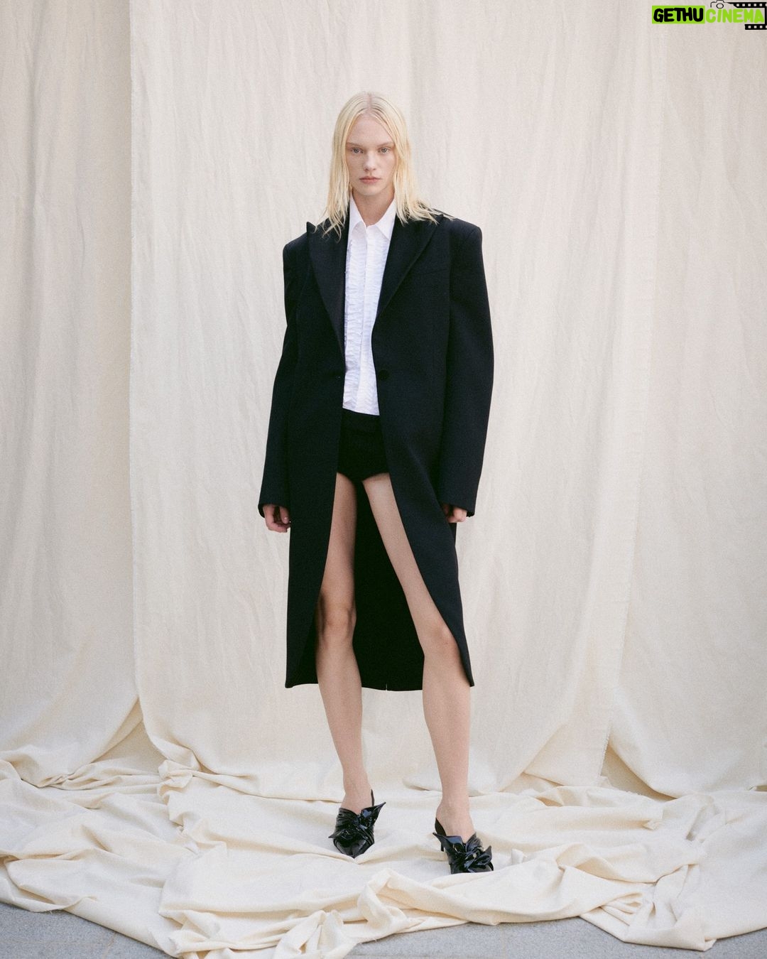 Stella McCartney Instagram - STELLA’S SUSTAINABLE MARKET: This season I was inspired by Fred Astaire, which we remixed with looks reinterpreting my parents’ lives on tour. x Stella New Savile Row tailoring across men’s tailcoats and hot pants, styled over ruffled shirting pulling from glam rock stage looks. Discover the full #StellaSummer24 runway collection at stellamccartney.com. #StellaMcCartney #ParisFashionWeek #PFW