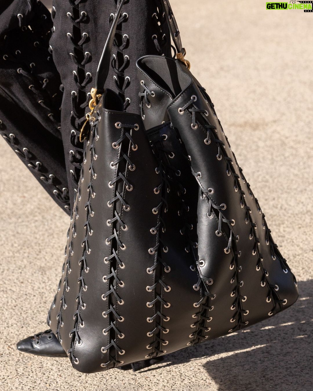 Stella McCartney Instagram - STELLA’S SUSTAINABLE MARKET: Crafted details. Vegan #Frayme bags with knotted mesh and corset lacing, alongside hand-crocheted mirrored denim. Discover the full #StellaSummer24 runway collection at stellamccartney.com. #StellaMcCartney #ParisFashionWeek #PFW #vegan #crueltyfree Marché Saxe-Breteuil