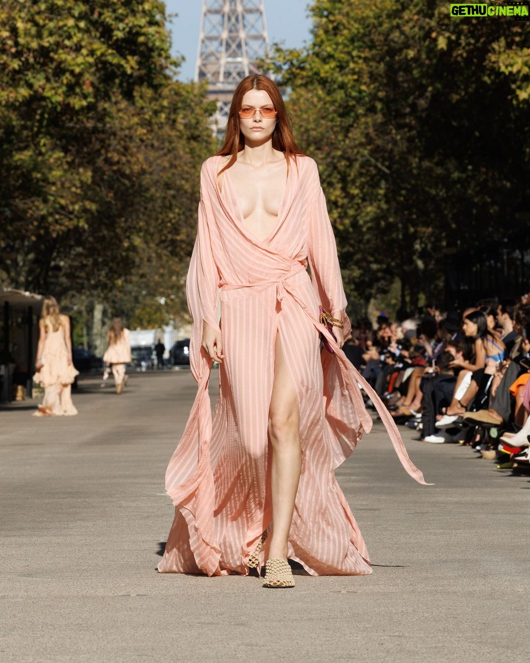 Stella McCartney Instagram - STELLA’S SUSTAINABLE MARKET: Light and loose. The ruffles of stage looks, reinterpreted as tiered organic chiffon dresses, draped shirting, elongated waistcoats. Watch the #StellaSummer24 runway show at stellamccartney.com. Credits Wearable art by @AndrewLoganSculptor, exclusively for Stella McCartney #StellaMcCartney #ParisFashionWeek #PFW #StellasSustainableMarket Marché Saxe-Breteuil