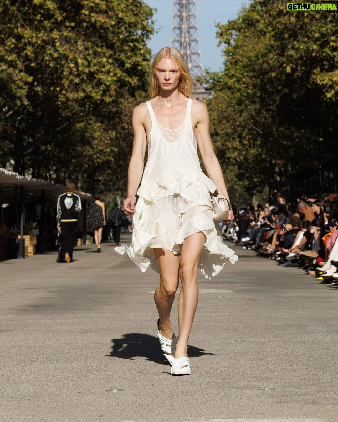 Stella McCartney Instagram - STELLA’S SUSTAINABLE MARKET: Transparency and opacity. Appliqués laid on repurposed tulle, polka dots on organic taffeta, bead embellishments on semi-sheer chiffon. The Summer 2024 collection is crafted with 95% conscious materials, making it our most responsible edit to date. Watch the #StellaSummer24 runway show at stellamccartney.com. Credits Wearable art by @AndrewLoganSculptor, exclusively for Stella McCartney #StellaMcCartney #ParisFashionWeek #PFW #StellasSustainableMarket