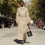 Stella McCartney Instagram – STELLA’S SUSTAINABLE MARKET: A play with proportions. Cropped tailcoats and waffle-knit vests over volume trousers, slim and roomy trenches, tiny #Falabella triangles and #Frayme bucket bags in knotted hemp mesh.
Watch the #StellaSummer24 runway show at stellamccartney.com.
Credits
Wearable art by @AndrewLoganSculptor, exclusively for Stella McCartney
#StellaMcCartney #ParisFashionWeek #PFW #StellasSustainableMarket Marché Saxe-Breteuil