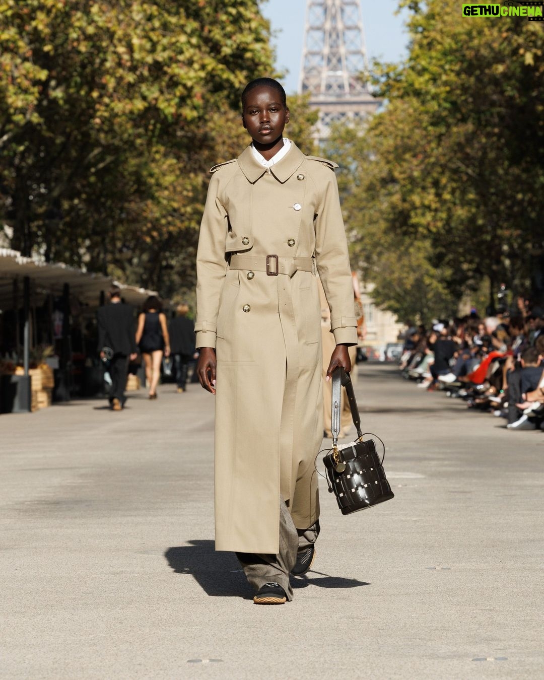 Stella McCartney Instagram - STELLA’S SUSTAINABLE MARKET: A play with proportions. Cropped tailcoats and waffle-knit vests over volume trousers, slim and roomy trenches, tiny #Falabella triangles and #Frayme bucket bags in knotted hemp mesh. Watch the #StellaSummer24 runway show at stellamccartney.com. Credits Wearable art by @AndrewLoganSculptor, exclusively for Stella McCartney #StellaMcCartney #ParisFashionWeek #PFW #StellasSustainableMarket Marché Saxe-Breteuil