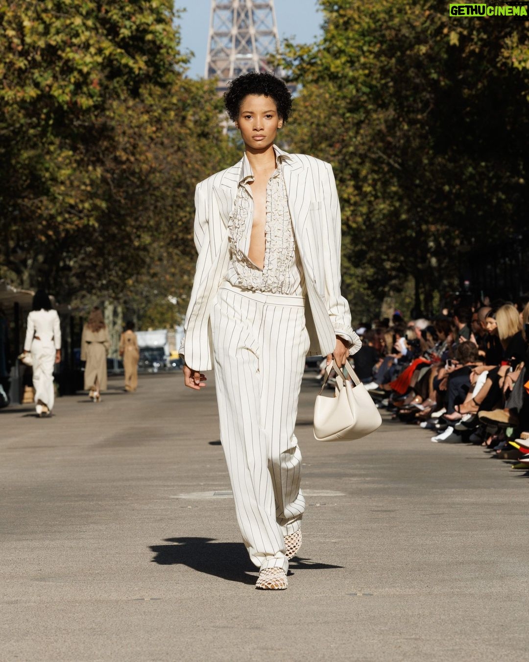 Stella McCartney Instagram - STELLA’S SUSTAINABLE MARKET: A play with proportions. Cropped tailcoats and waffle-knit vests over volume trousers, slim and roomy trenches, tiny #Falabella triangles and #Frayme bucket bags in knotted hemp mesh. Watch the #StellaSummer24 runway show at stellamccartney.com. Credits Wearable art by @AndrewLoganSculptor, exclusively for Stella McCartney #StellaMcCartney #ParisFashionWeek #PFW #StellasSustainableMarket Marché Saxe-Breteuil
