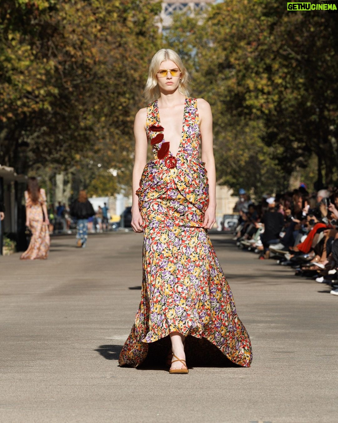 Stella McCartney Instagram - STELLA’S SUSTAINABLE MARKET: Fashion details. Asymmetric draping, corset lacing, bugle bead embellishments, tuxedo bib and cummerbund inserts on organic cotton denim. The Summer 2024 collection is crafted with 95% conscious materials, making it our most responsible edit to date. Watch the #StellaSummer24 runway show at stellamccartney.com. Credits Wearable art by @AndrewLoganSculptor, exclusively for Stella McCartney #StellaMcCartney #ParisFashionWeek #PFW #StellasSustainableMarket Marché Saxe-Breteuil
