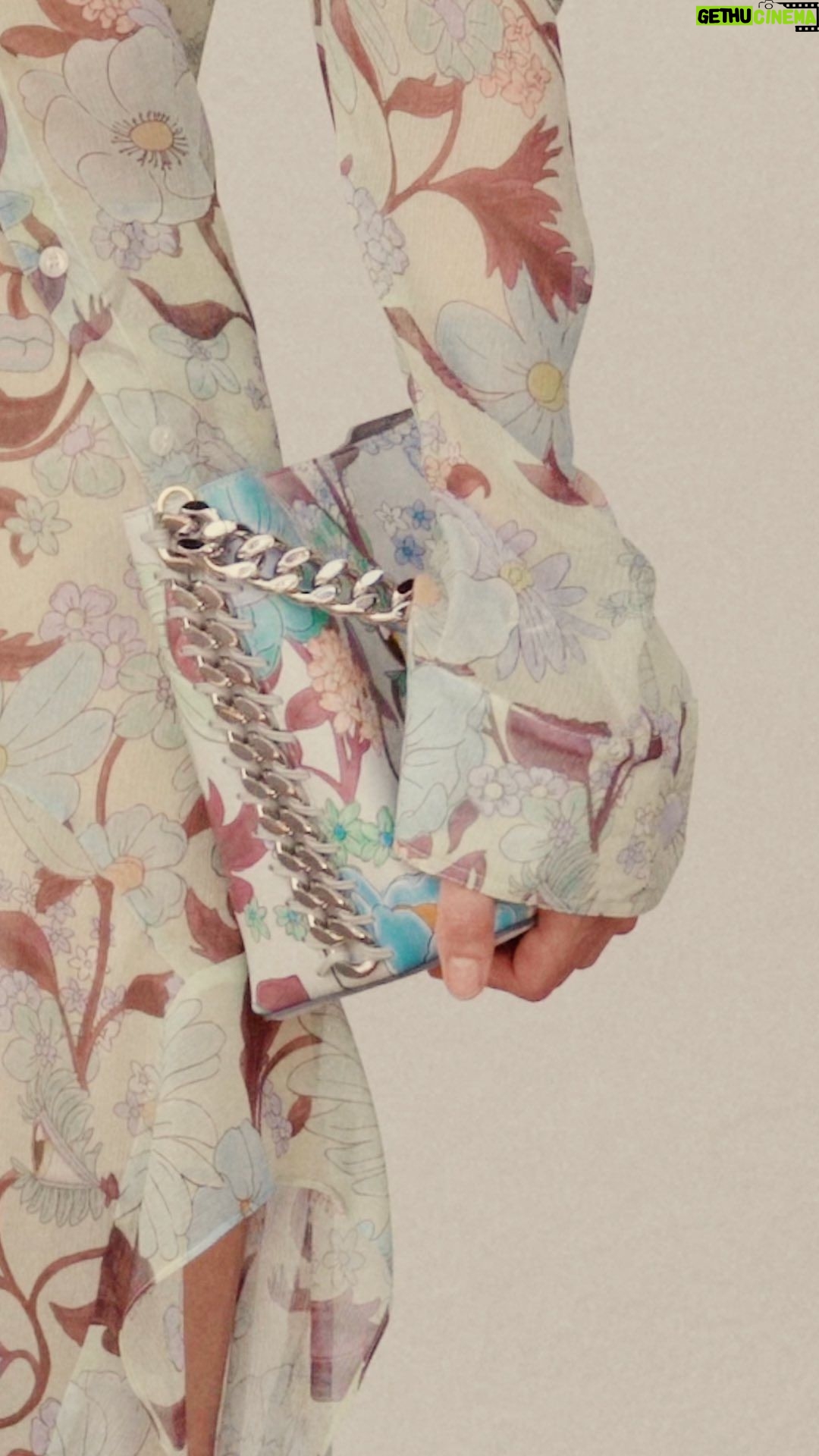 Stella McCartney Instagram - LADY GARDEN: My Spring Lady Garden print is so easy and effortless and has a kind of attitude that’s very comforting. It’s rooted in modernity and is a real merge between the masculine and the feminine… x Stella Shop the #StellaSpring24 Lady Garden Silk Chiffon Pussybow Shirt and Skirt online and in-store now. #StellaMcCartney