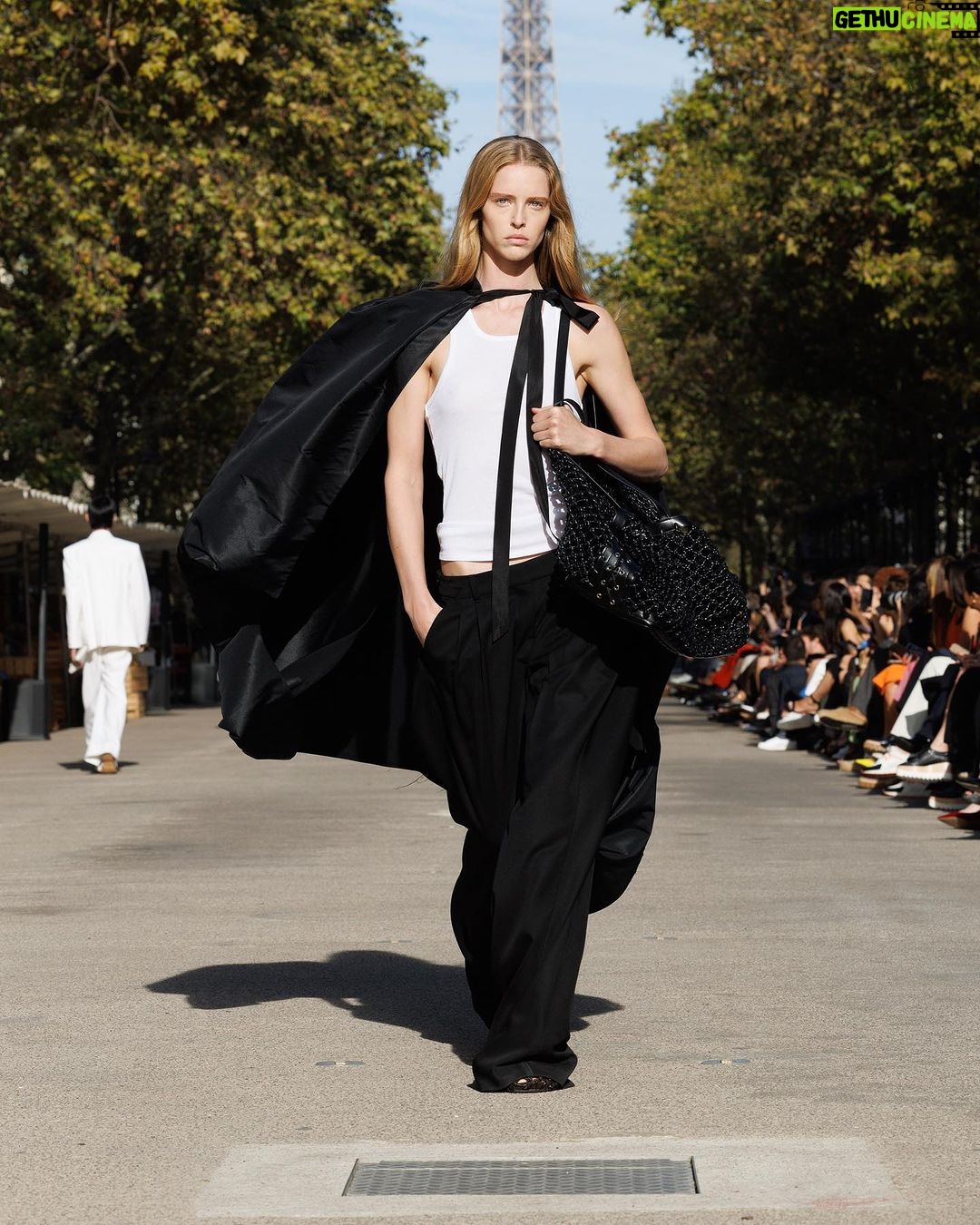 Stella McCartney Instagram - STELLA’S SUSTAINABLE MARKET: Summer 2024 blurs the lines between genders and generations. Cummerbunds in lead-free crystals, ruffled organic poplin shirting, tailoring in metallic brocades. Watch the #StellaSummer24 runway show at stellamccartney.com. Credits Wearable art by @AndrewLoganSculptor, exclusively for Stella McCartney #StellaMcCartney #ParisFashionWeek #PFW #StellasSustainableMarket Marché Saxe-Breteuil