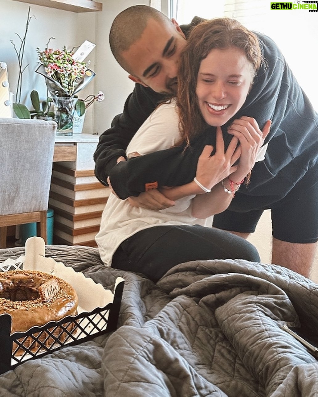 Steph Bumelcrownd Instagram - Mis cochinadas peludas/mis mocosos🍑💩. LOS AMO con todo mi corazón, gracias por festejarme no puedo tener mejor familia que ustedes, gracias por siempre sumarme y dejarme aprender de ustedes♥️ siempre juntos👶🏻👶🏻👩🏻🦰, siempre serán mis bebés; son lo más bonito de mi vida♥️💥 Dos personas más chiquitas que sho me han enseñado tanto 🥹 Nos inventamos que fue 25/07.