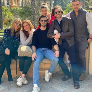 Steph Bumelcrownd Instagram - #ohana la familia nunca te abandona, ni te olvida #thanksgod 🙏🏼✨💛 cuando todo esto acabe... abraza más, quiere más!!!