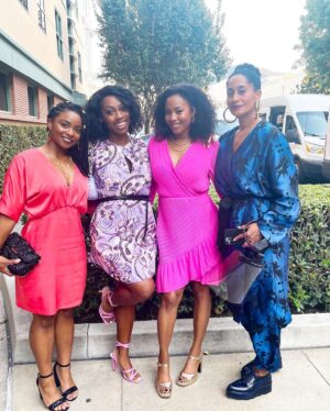 Stephanie Charles Instagram - And it’s a wrap!🥰👏🏾🎥
It was great working with you ladies💕💕
@traceeellisross 
@shakirajanai_ 
@jeantegodlock 

#stephaniecharles
#blackishabc 
#blessingsonblessings 
#gratitude 
#setlife🎥