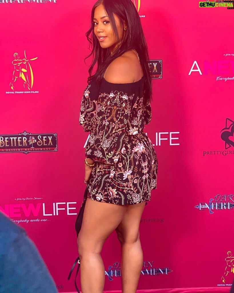 Stephanie Charles Instagram - At the “A New Life” premiere. Keep being great guys 👏🏾👏🏾👏🏾 @darkan2000 @_jchrisrouse @daffmc29 @joanmoten @iamdannyroyce @sirrah_jay @_janessamorgan And to every single person involved in this project 👏🏾👏🏾 #stephaniecharles #anactorsjourney #bts #anewlifemovie #tylerperrystudios #blackishabc