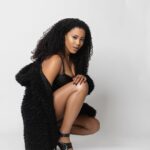 Stephanie Charles Instagram - “Her soul is fierce Her heart is brave Her mind is strong” - r. h. Sin 📸 @mfbentertainment 💄 @tamarathemua 💇🏾‍♀️ @briarihair #stephaniecharles #photoshoot #bts #setlife🎬 #tylerperrystudios #bet