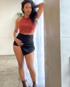 Stephanie Charles Instagram - Ok. So I have nothing for this one I just wanted to post this🤷🏽‍♀️ Happy Saturday ☺️ #stephaniecharles #selfies #anactressjourney #tylerperrystudios #bet #ruthlessonbet