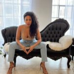 Stephanie Charles Instagram – Stand in your own truth. Trust yourself and listen to your inner voice ✨✨💫

#stephaniecharles 
#toinspire 
#trustyourinnerguidance
#trustthejourney
#ruthlessonbet 
#blackishabc