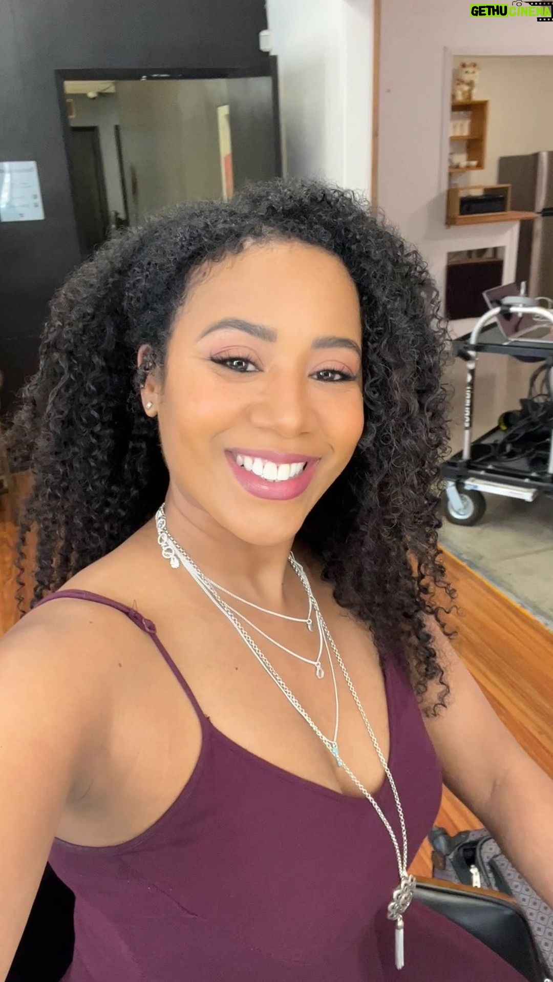 Stephanie Charles Instagram - Behind the scenes photoshoot for my short horror film Aurora 🎥 Thank you @joanmoten for being apart this. I am soooooooo grateful for you🙏🏽💕💕💕 @aurorahorrormovie #flashbackfriday❤️ #stephaniecharles #catalinafilmfestival2023 #wescraven