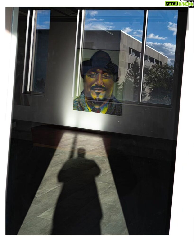 Stephen Hill Instagram - The Sun sketches through shadow and paints with reflection. #stephenhillphotos #leicaphoto @garyblackfilmfest #indianauniversitynorthwest Indiana University Northwest