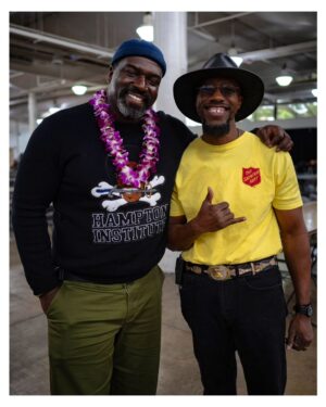 Stephen Hill Instagram - Mahalo, Kaikunāne!

The importance of a black barbershop: 

Any black man without a bald cut or really long hair that's out of town for longer than a week or two will tell you he's going to be looking for a barber. If you're lucky, you'll find a shop that offers more than a fresh cut. This brother is one of two barbers I've had here in Hawaii, and beyond keeping me tightened up, he keeps me connected to the community in significant and positive ways. This is the second time he's brought me out to serve at the Salvation Army Hawaii Thanksgiving Dinner, and my heart is full.

I've lost close friends and brothers since I've been here, but I've gained good brothers as well. I am thankful for this brother right here. His name is King, and he wears the Crown well. ✊🏿

#thanksgiving2023 #theKingandi #BrothersGonnaWorkItOut #brotherhood #blackbarbers