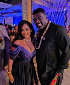 Stephen Hill Instagram - From Start to Finish 

Behind the scenes on @thecolorpurple. My last day on set and the premiere after-party. @hermusicofficial was one of the nicest people I met on set. 

Go see The Color Purple in Theaters Nationwide Today!

@wbpictures @oprah @blitzambassador #henrybusterbroadnax #squeek #thecolorpurplesqueek #thecolorpurplebuster