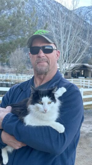 Steve Austin Instagram - 🔊⬆️
Pancho and me headed into the weekend. 
#cat #catsofinstagram 
#barncat #nevada #usa 
#america 

Guns and Roses
Welcome to the Jungle