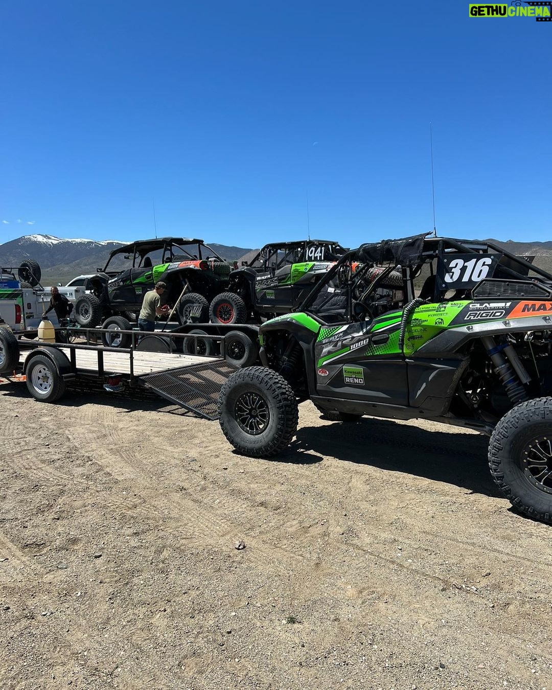 Steve Austin Instagram - 🔊⬆️ Lights out. Was a helluva day. Thanks @zach_kisman @blake__100 @gfiracing @class1motorsports #4x4 #offroad #kawasaki #krx1000 #america #usa #nevada @valleyoffroadracingassociation #warrior275