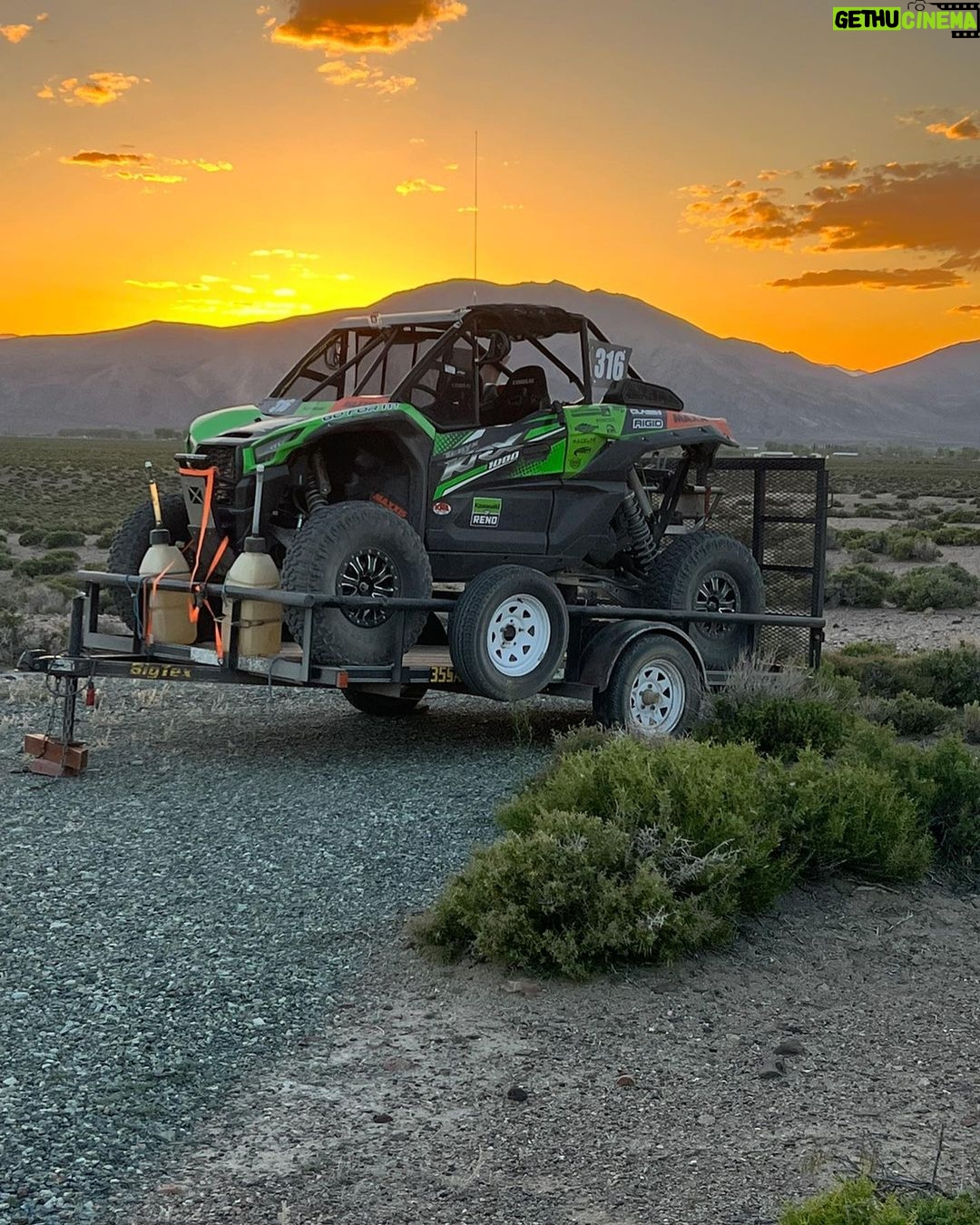 Steve Austin Instagram - 🔊⬆️ Lights out. Was a helluva day. Thanks @zach_kisman @blake__100 @gfiracing @class1motorsports #4x4 #offroad #kawasaki #krx1000 #america #usa #nevada @valleyoffroadracingassociation #warrior275