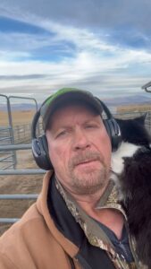Steve Austin Instagram - Merry Christmas from the Broken Skull Ranch. Starring Pancho the cat. #cat #catsofinstagram #ranch #christmas #merrychristmas
