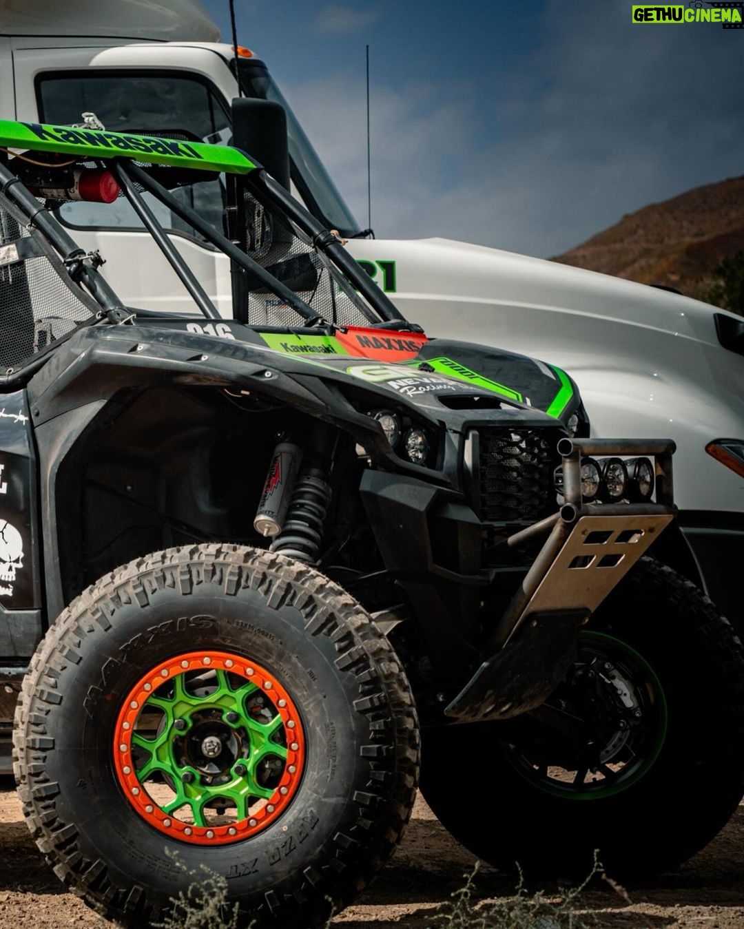 Steve Austin Instagram - Shout out to @maxxistires for keeping our @kawasakiusa KRX 1000s rolling through the desert π€π»ποΈ @kawasakiusa @maxxistires @class1motorsports @kmcutv @brokenskullbeer @zach_kisman @blake__100 @steveaustinbsr πΈ @jwaldaias #MaxxisTires #DesertRacing #KRX1000 #pyrotect #gfinevada #kawasaki #teamgreen #maxxis #rigid #kmcutv #ruggedradios #kwiclutching#walkerevans #mobtransportation #class1motorsports #silverstateinternational #sparkstrailerrepair #jeffwaldaiasphotos #stonecold #desertracing #vorra #nevada