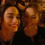 Sude Zülal Güler Instagram - Benim bebeğim, benim güzel kalplim, benim güzel annem, en iyi arkadaşım, sana nasıl veda edilir bilmiyorum, ama bunun bir veda olmadığını da biliyorum, sana o kadar çok şey söylemek istiyorum ki, dünyanın en iyi annesi… Seni çok seviyorum, en çok da senin için her şeyin çok güzel olacağına söz veriyorum. Şimdi çok güzel bir yerdesin, seni güzel Allah’ıma emanet ettik, cennetinde huzur bul annem