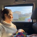 Sude Zülal Güler Instagram - Benim bebeğim, benim güzel kalplim, benim güzel annem, en iyi arkadaşım, sana nasıl veda edilir bilmiyorum, ama bunun bir veda olmadığını da biliyorum, sana o kadar çok şey söylemek istiyorum ki, dünyanın en iyi annesi… Seni çok seviyorum, en çok da senin için her şeyin çok güzel olacağına söz veriyorum. Şimdi çok güzel bir yerdesin, seni güzel Allah’ıma emanet ettik, cennetinde huzur bul annem