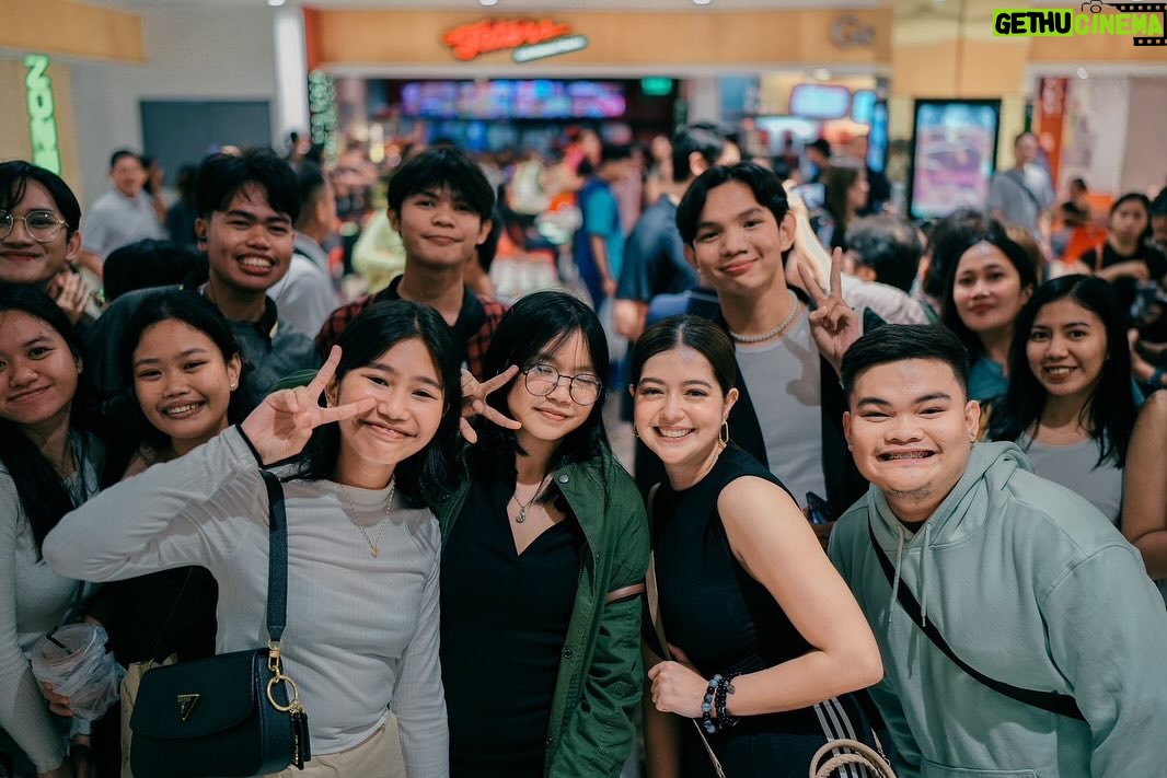Sue Ramirez Instagram - #RewindMMFF Block Screening of Sue Ramirez and Victorias City Mayor Javi Benitez ♥️ 📍Ayala Malls Capitol Central Thank you for taking your greatest loves to watch REWIND! 💚⏪ #RewindNowShowing in MORE CINEMAS NATIONWIDE! #SalamatLods #MMFF2023