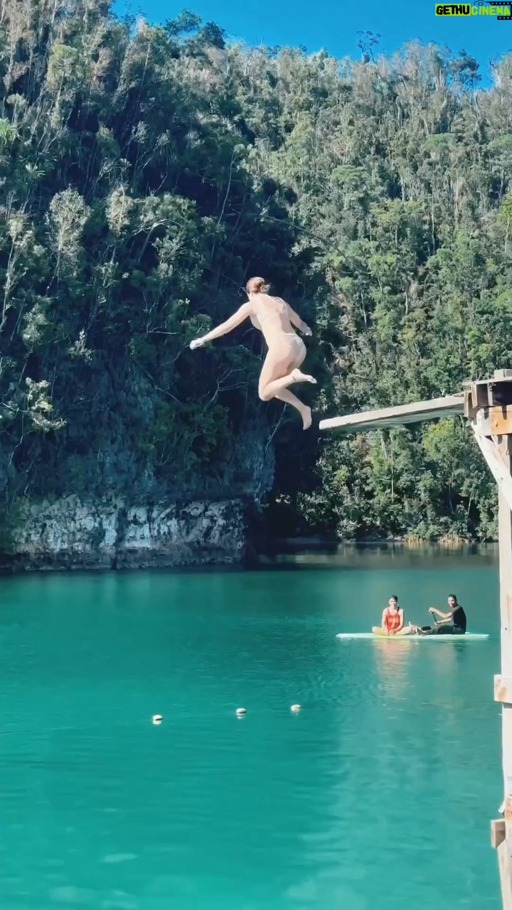 Sue Ramirez Instagram - This must be the place ✨ it’s amazing how the places we explore allow us to discover more about ourselves, how the people we meet make us enrich the appreciation and understanding of the precious time we have, and how our experiences allow us to embrace life’s constant changes. ♥️✨ Grateful for friends, beautiful places and the gift of LIFE 🙌🏼 Siargao Island, Philippines