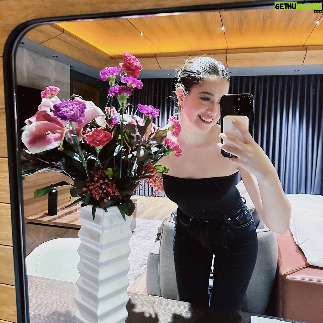 Sue Ramirez Instagram - Thank you to the #MsBacolodMasskara2023 team for the beautiful flowers and for the chance to give an award for the Best gown designer. ππ Congratulations to the newly crowned Queen, all the winners, all the gwapa contestants and to Mayor @albeebenitez for the very successful #MsBacolodMasskara2023 event! ππ»ππΌπΈπ½β¨β₯οΈ Bacolod City, Negros Occidental