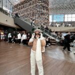 Sue Ramirez Instagram - Dive into the realms of imagination where words can paint pictures and stories come to life 🤩💭📖✨ Quick trip to the beautiful Starfield library in Gangnam. 🫰🏻💕 Starfield Library