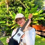 Sue Ramirez Instagram - Harana sa umaga 🎸✨ Found this cute ukulele in one of Siargao’s souvenir shops 🥹 what a great find and remembrance from the island. @wagasukuleles And also big big love and thanks to everyone from @santispoint for accommodating us. Had a super comfortable stay here at their villa with a nice outdoor banyo, garden space for yoga or to just chill, and everyone was sooo helpful to us throughout our stay. 🥹💕 can’t wait to be back! GOOD MORNING ☀️♥️ Siargao Island, Philippines
