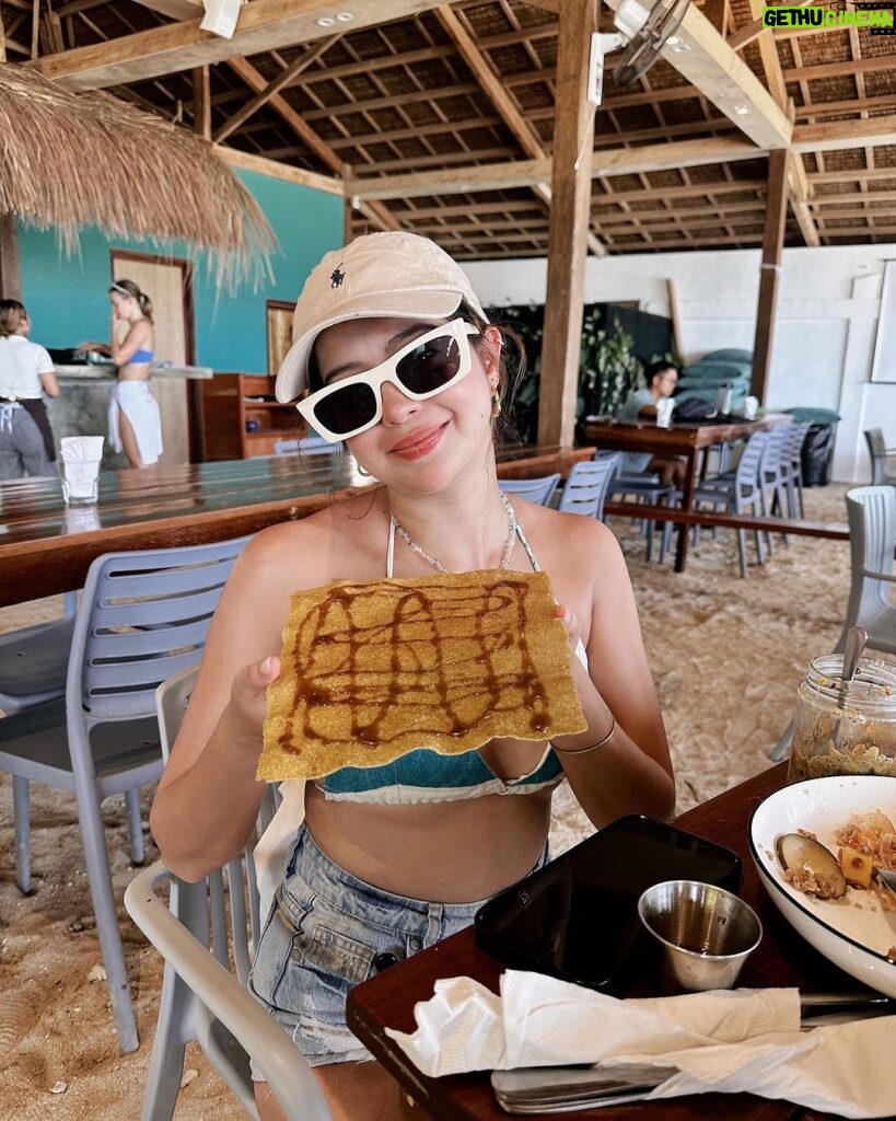 Sue Ramirez Instagram - Life is better in a bikini 👙☀️
