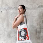 Sue Ramirez Instagram - Basta ilongga…. Kabalo na kamo na ah 😜✌🏻 Found this tote bag at the #NegrosTradeFair2023 ♥️♥️♥️ hand painted by @shequivis_artpieces 🙌🏼😍 #BastaIlonggaGwapa 📸: @trishiamaeromero 💋