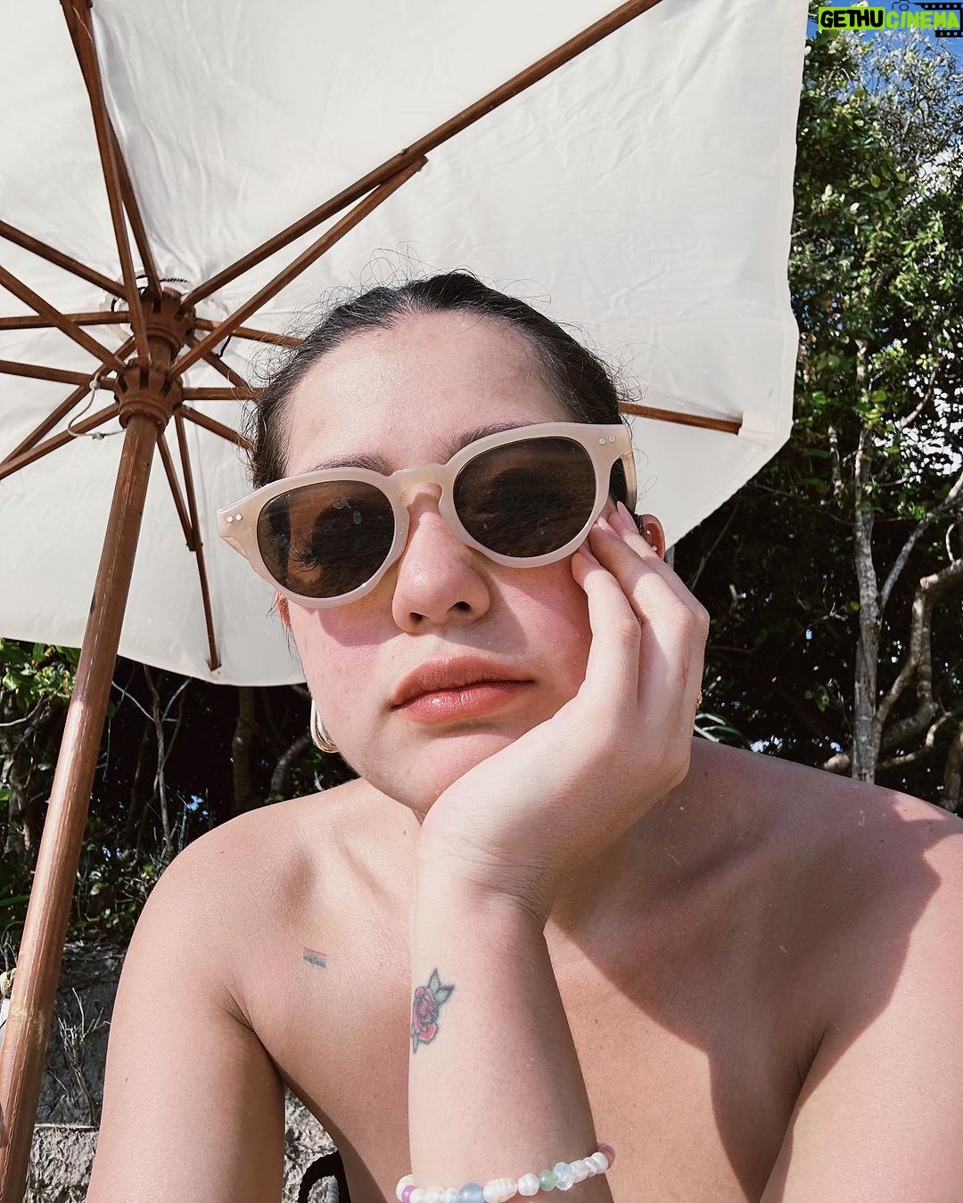 Sue Ramirez Instagram - Good morning 😎✨