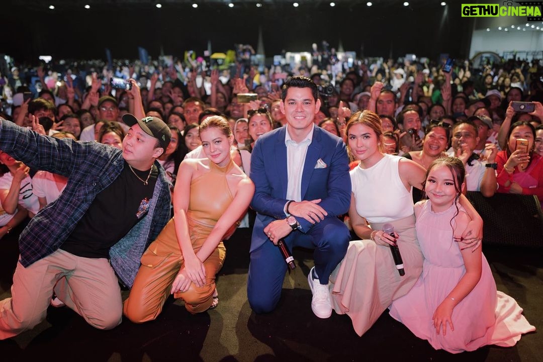 Sue Ramirez Instagram - Maraming salamat sa pagdalo at sa mainit na pagtanggap sa #TheIronHeart , mga Kapamilya! Sana po ay nag enjoy kayo saating Kapamilya Kalayaan Caravan. Mahal namin kayo! Hanggang sa muli, Dubai 🇦🇪💕 Salamat din po sa TFC for making this possible. ♥️💚💙 📸: @iamsofiaandres Dubai World Trade Center