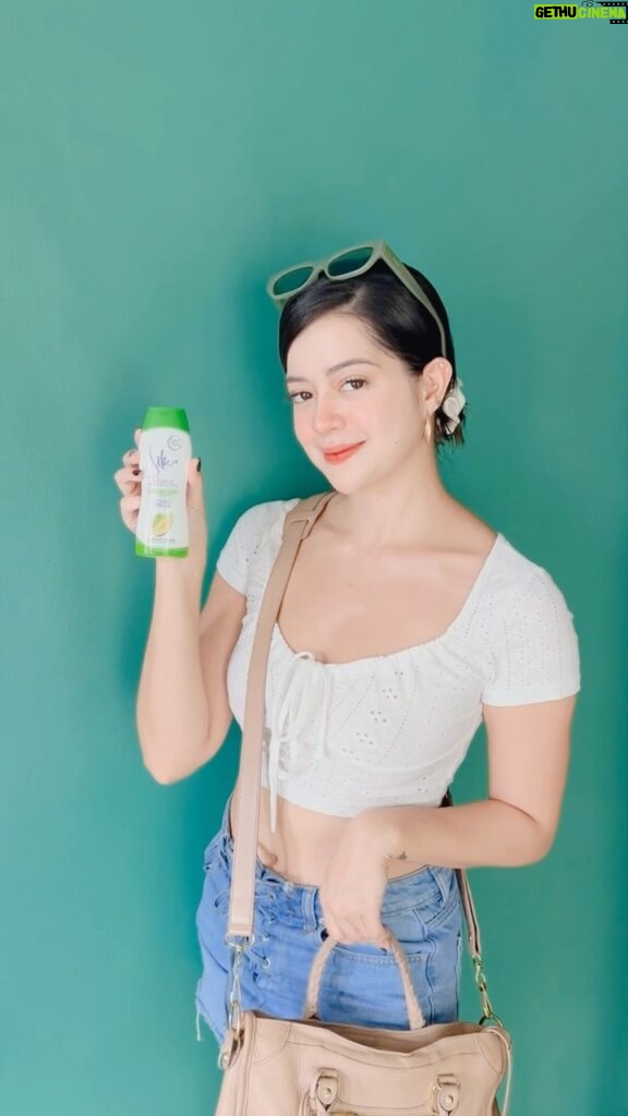 Sue Ramirez Instagram - Stay protected from the intense summer heat 🥵with the help of Silka Green Papaya Lotion with SPF 30! 💚 Sign mo toh to always remember to stay hydrated and apply a shot glass full of SPF on your neck, arms and legs! Stay safe and enjoy your summer Silka Fam! 💚☀️ Shopee & Lazada store: Silka Skincare Store #SignNaYan #ISawTheSign #AngSignNaHanapMo #SilkaSkincare #Silka2023