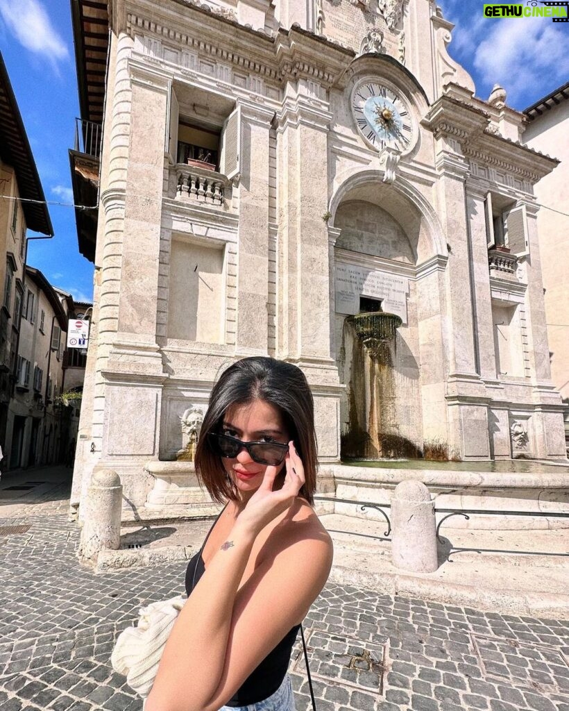 Sue Ramirez Instagram - Wait. Who made u king of anything? Spoleto, Italy