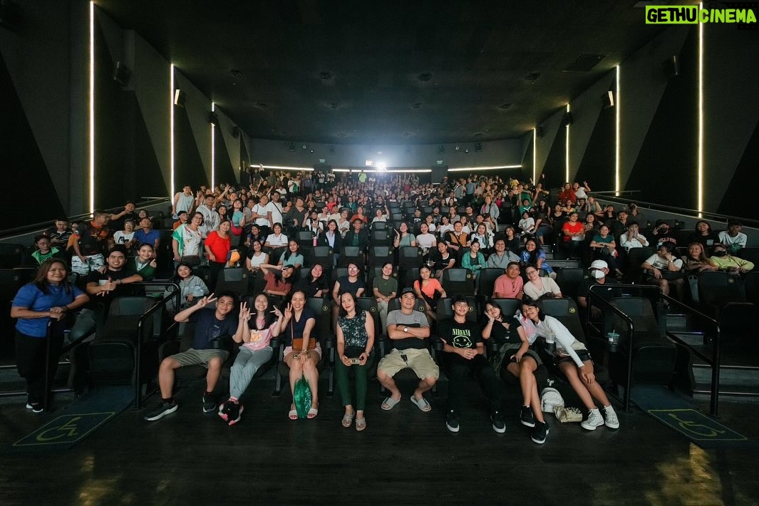 Sue Ramirez Instagram - #RewindMMFF Block Screening of Sue Ramirez and Victorias City Mayor Javi Benitez ♥️ 📍Ayala Malls Capitol Central Thank you for taking your greatest loves to watch REWIND! 💚⏪ #RewindNowShowing in MORE CINEMAS NATIONWIDE! #SalamatLods #MMFF2023