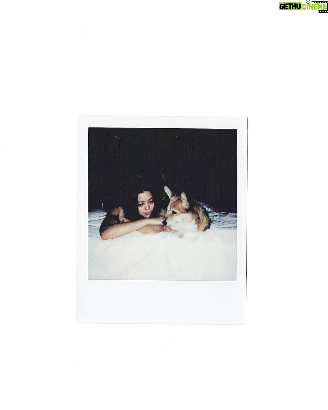 Sue Ramirez Instagram - Making memories with Sally 🦊💕 The Farm at San Benito