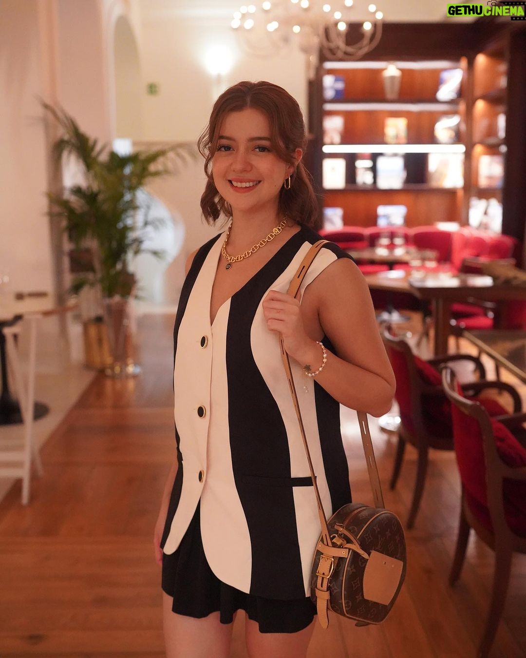 Sue Ramirez Instagram - Sleepy after an 8 course meal. I had the BEST spaghetti carbonara in this restaurant in Rome. Here are some food photos and a handsome surprise 🥰 Rome, Italy