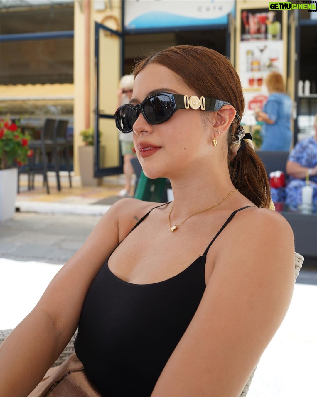 Sue Ramirez Instagram - Our world is getting warmer everyday, protect your skin with sunscreen and don’t forget to stay cool and hydrated. 💦 Olympia, Greece