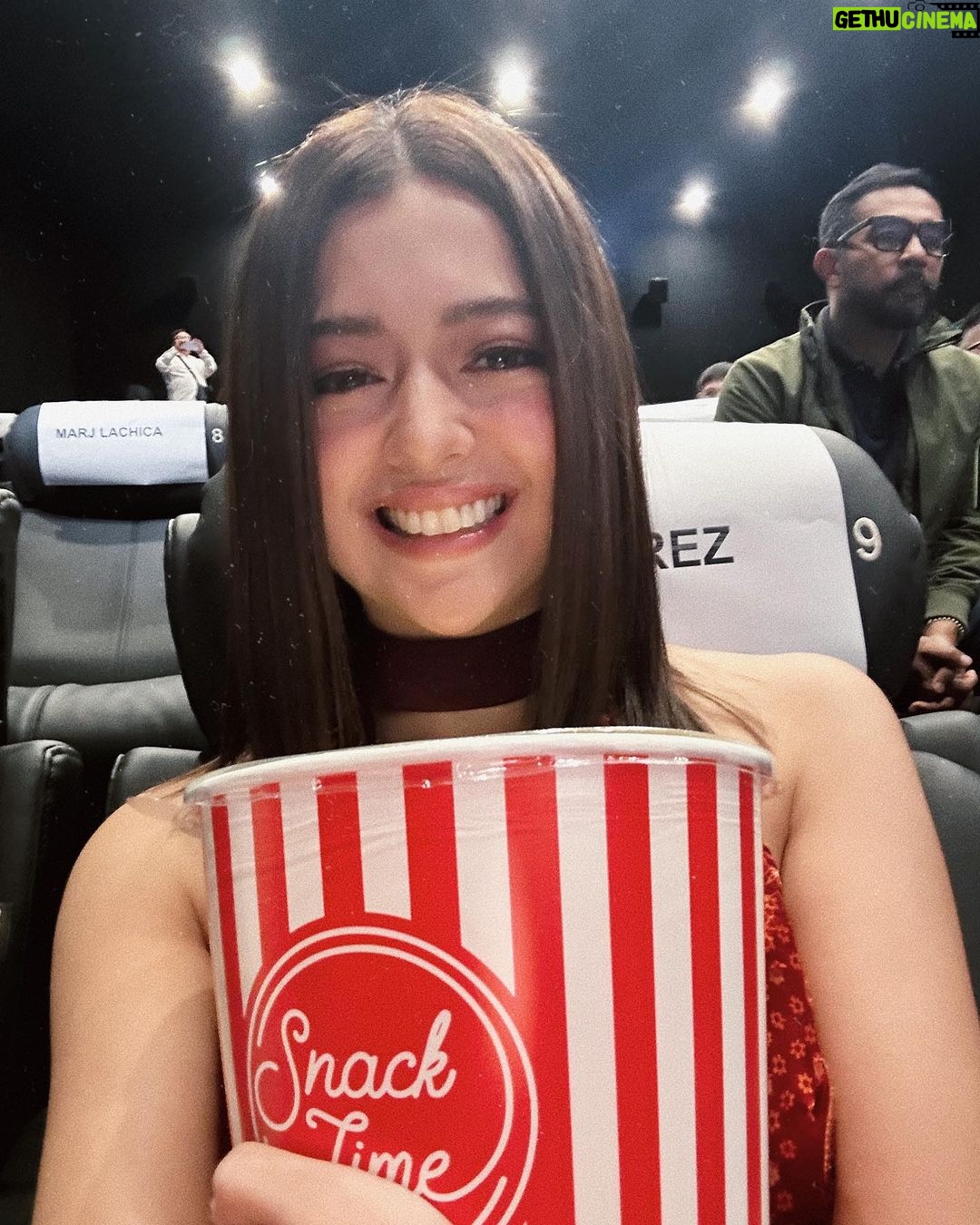 Sue Ramirez Instagram - #RewindMMFF before and after photos 😭♥️ Lots of feels and realizations after watching. Perfect movie for the whole family!!! #MMFF2023 After photo hulicam by @pamupamorada08 di pa ko tapos umiyak binuksan na agad yung ilaw. Bawal mag retouch hahahahuhuhuhu 😭💔
