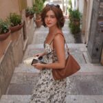 Sue Ramirez Instagram - La vita è un viaggio. Chi viaggia vive due volte 🇮🇹✨ Thanks to my IG boyfriend @javibenitezzz for taking my photos 📸💕 Taormina, Sicily