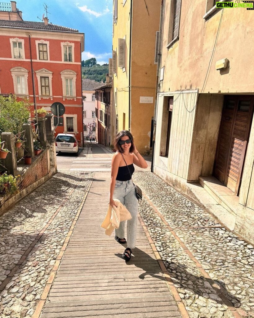 Sue Ramirez Instagram - Come away with me ✨ Spoleto, Italy