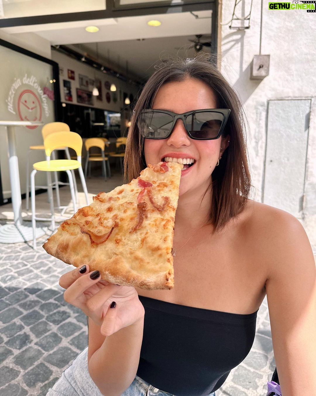 Sue Ramirez Instagram - Pizza on my mind 🍕🤌🏻 Spoleto, Italy