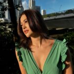 Sue Ramirez Instagram - Last day of shooting in Singapore 🇸🇬💕 Hair & Make up by @jackypante Styled by @jillasara Merlion Park • Singapore